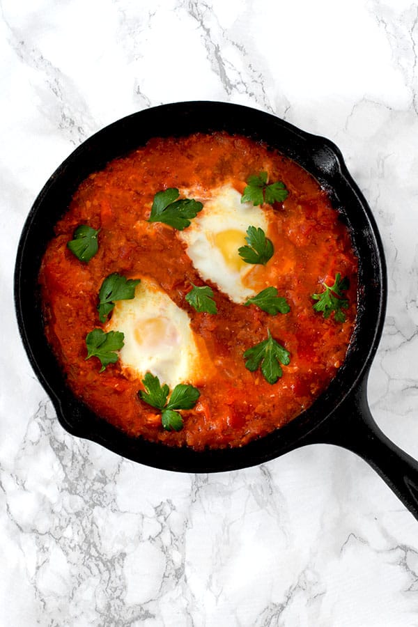 Birdseye view of authentic Israeli shakshuka