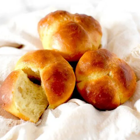 three overnight cloverleaf rolls