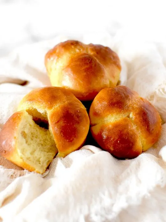 three overnight cloverleaf rolls