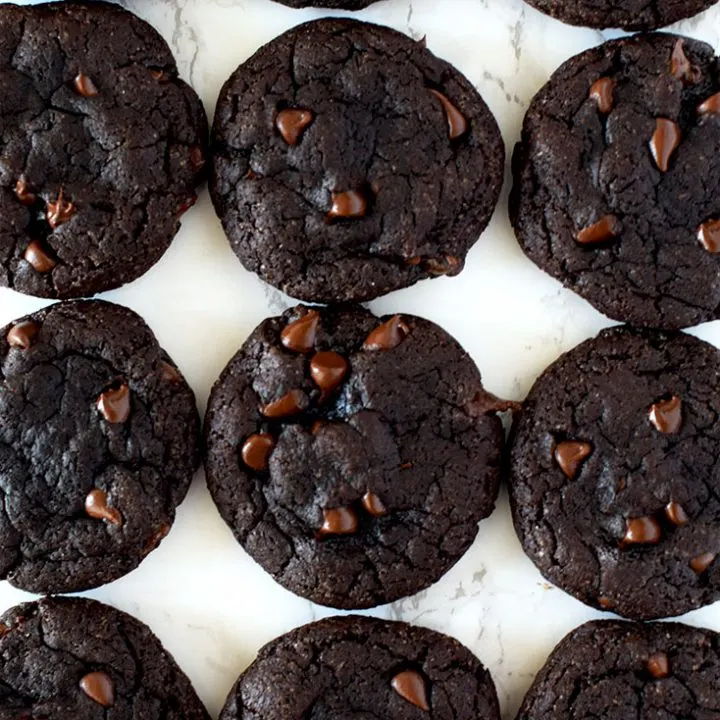 rows of double chocolate chip cookies
