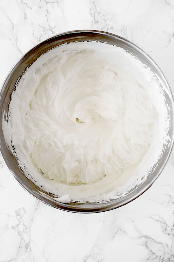 vanilla whipped cream frosting