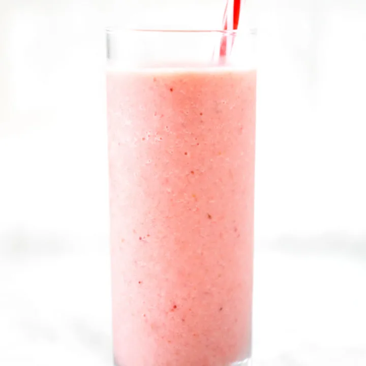 Strawberry Banana Smoothie with Oat Milk